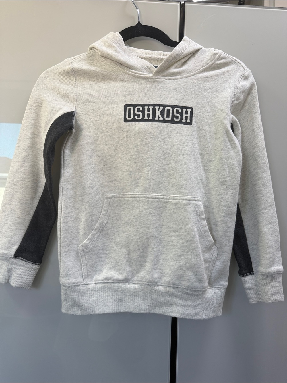 OshKosh B'gosh White Top with Navy Brand Patch